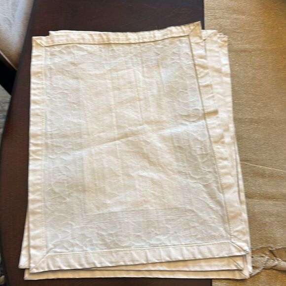 Rooh Block Print Gold & Cream Placemats 4 - Picture 3 of 3